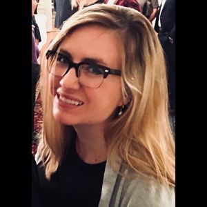 Meet your Posher, Carolyn